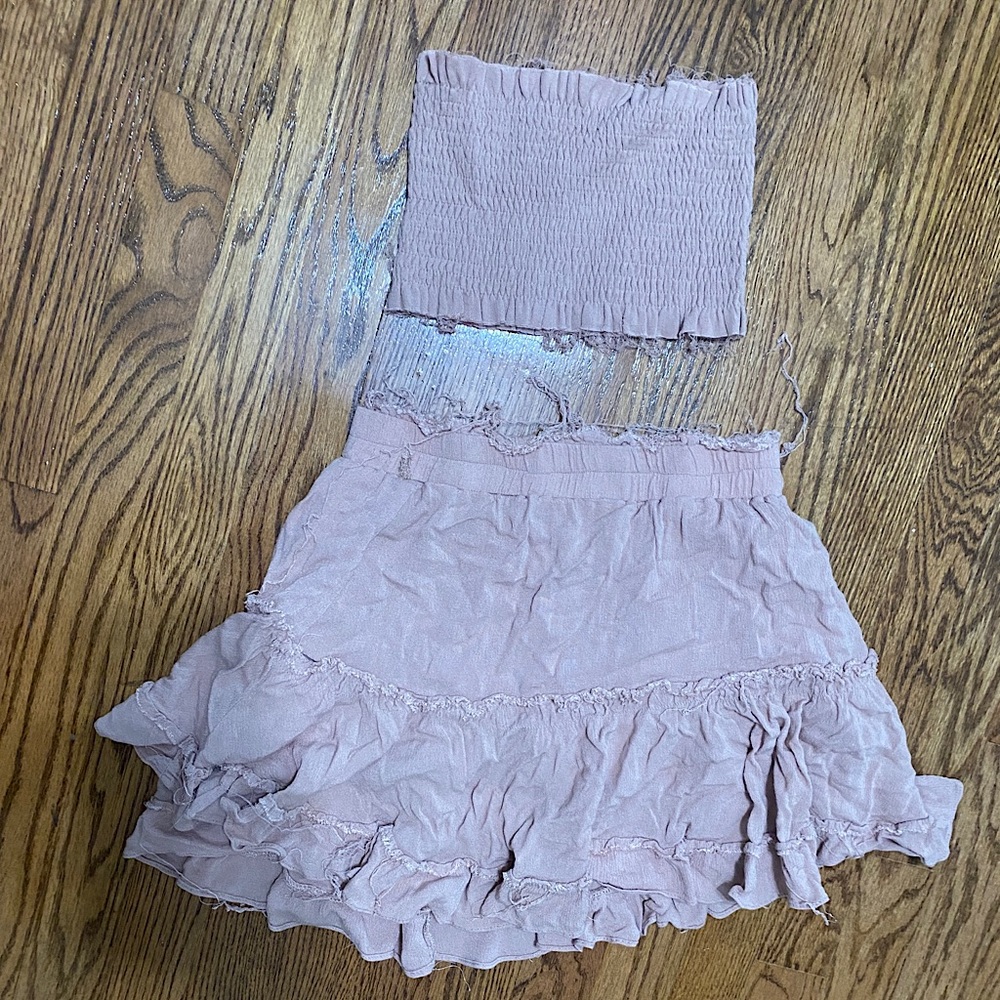 Showpo skirt and crop top set, beige/tan color, Size 6
